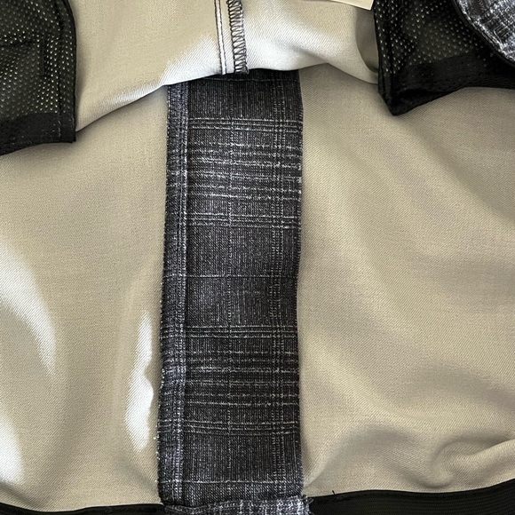 REEBOK GOLF Men’s Shorts Size 50 Gray Black Plaid Stretch Pockets Comfort EUC - Picture 5 of 10